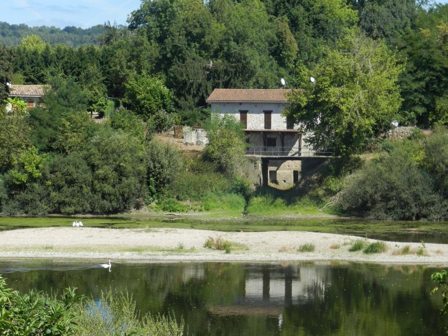 Chambres Et Gites Les Deux Chenes Pres De Bergerac Le Fleix Exterior photo