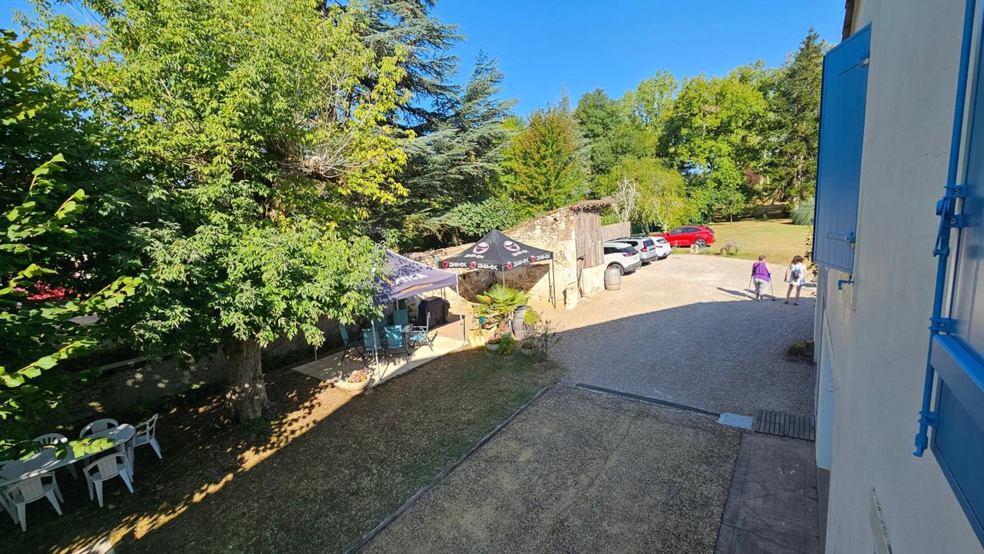 Chambres Et Gites Les Deux Chenes Pres De Bergerac Le Fleix Exterior photo